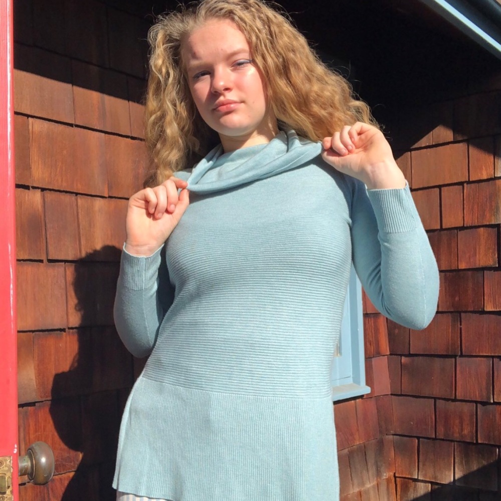 Adrienne Vittandi Blue Sweater!